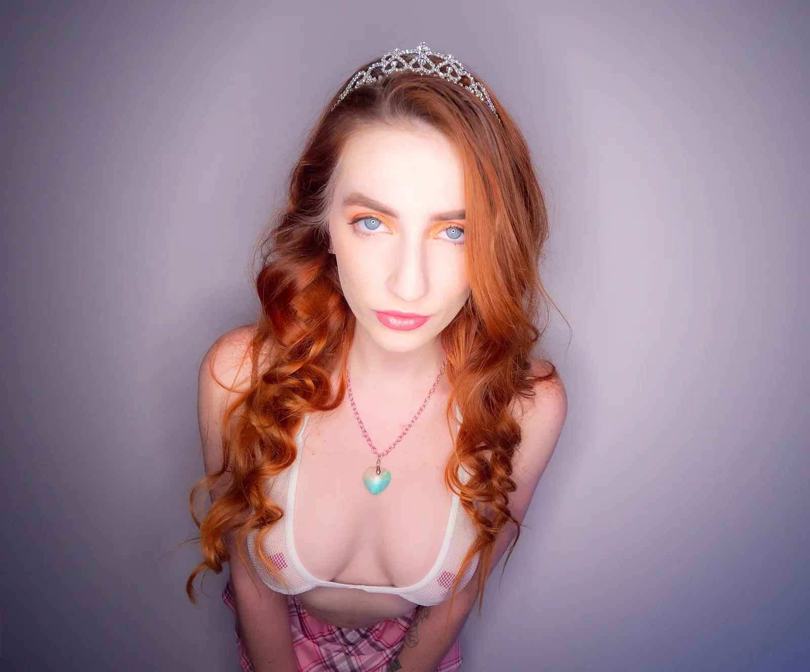 Aria Carson - Princesa puta pelirroja coño follada y llena | Picture (1)