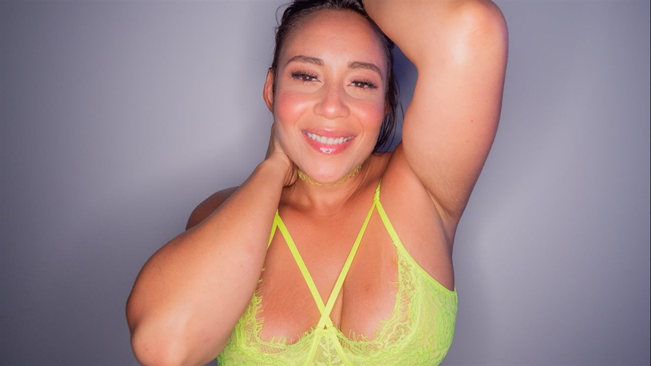 Mega Ass Carmela Clutch Creampie
