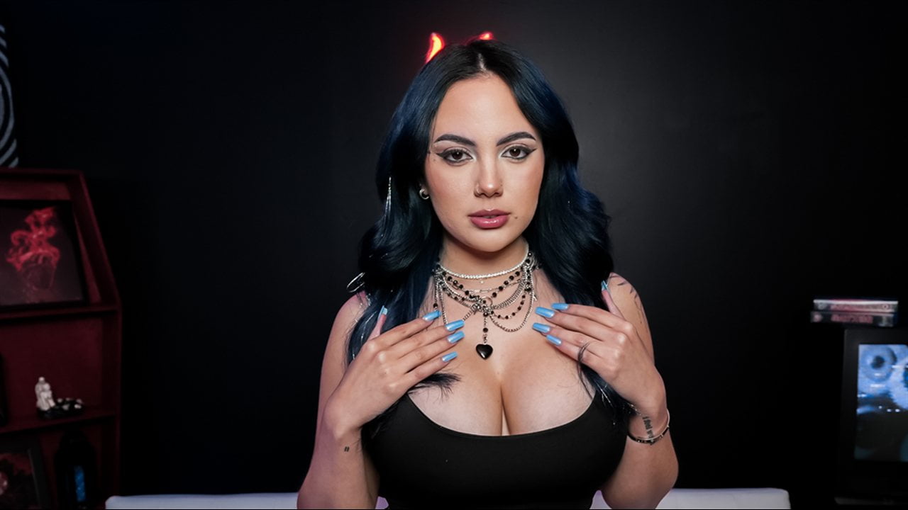 Nika Venom Enjoys Passionate Sex And Creamy Cum
